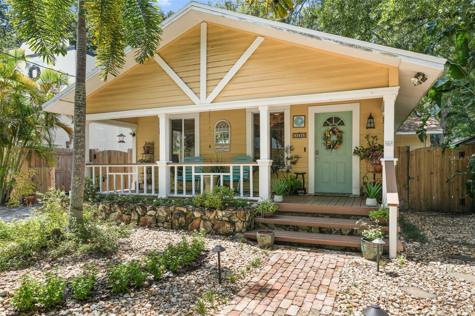 Property Photo:  3406 W Oakellar Avenue  FL 33611 