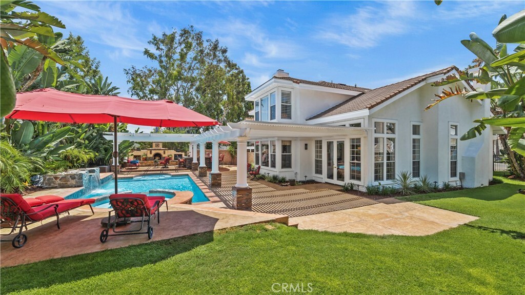 Property Photo: 2221 Ventia CA 92782