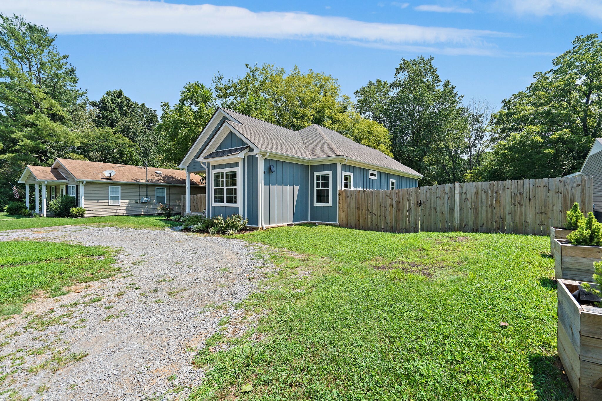 Property Photo:  325 Rossview Rd  TN 37043 