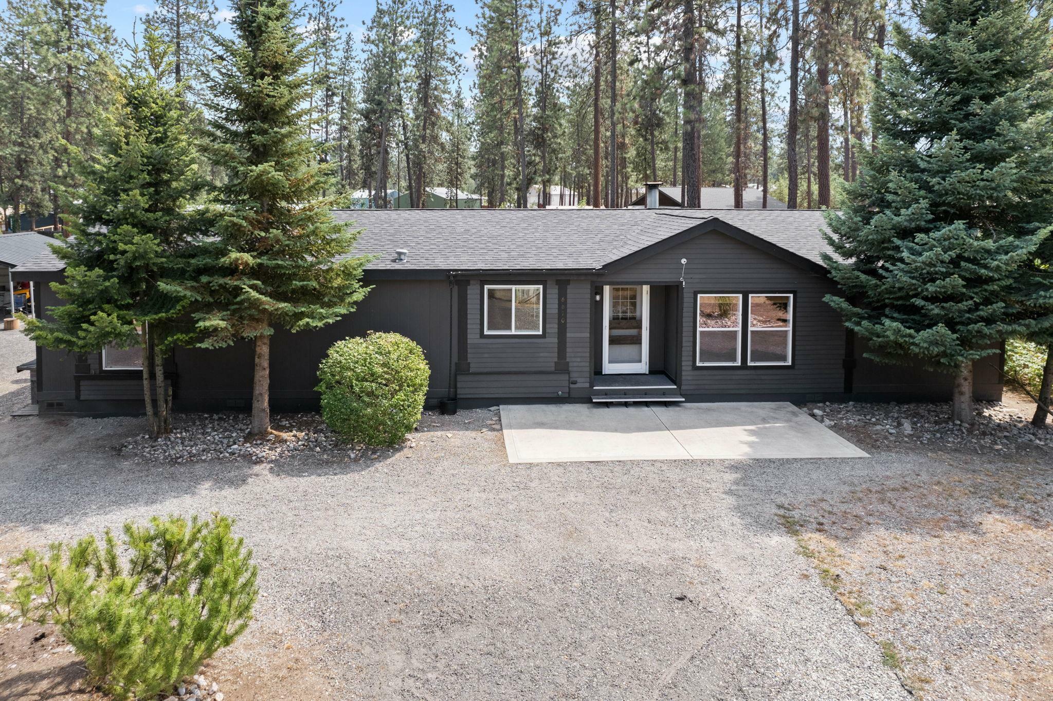 Property Photo:  6610 Hawthorne Dr  WA 99026 