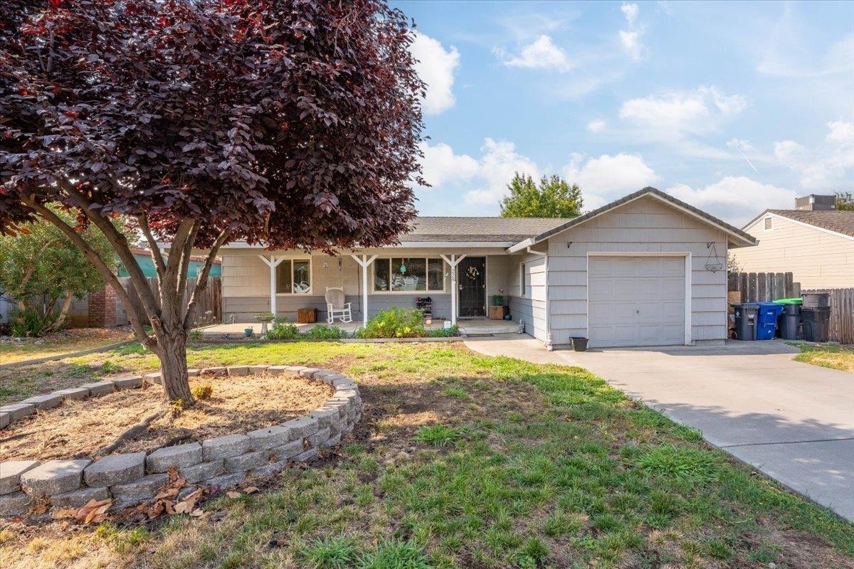 Property Photo:  228 Beverley Avenue  CA 96080-9012 