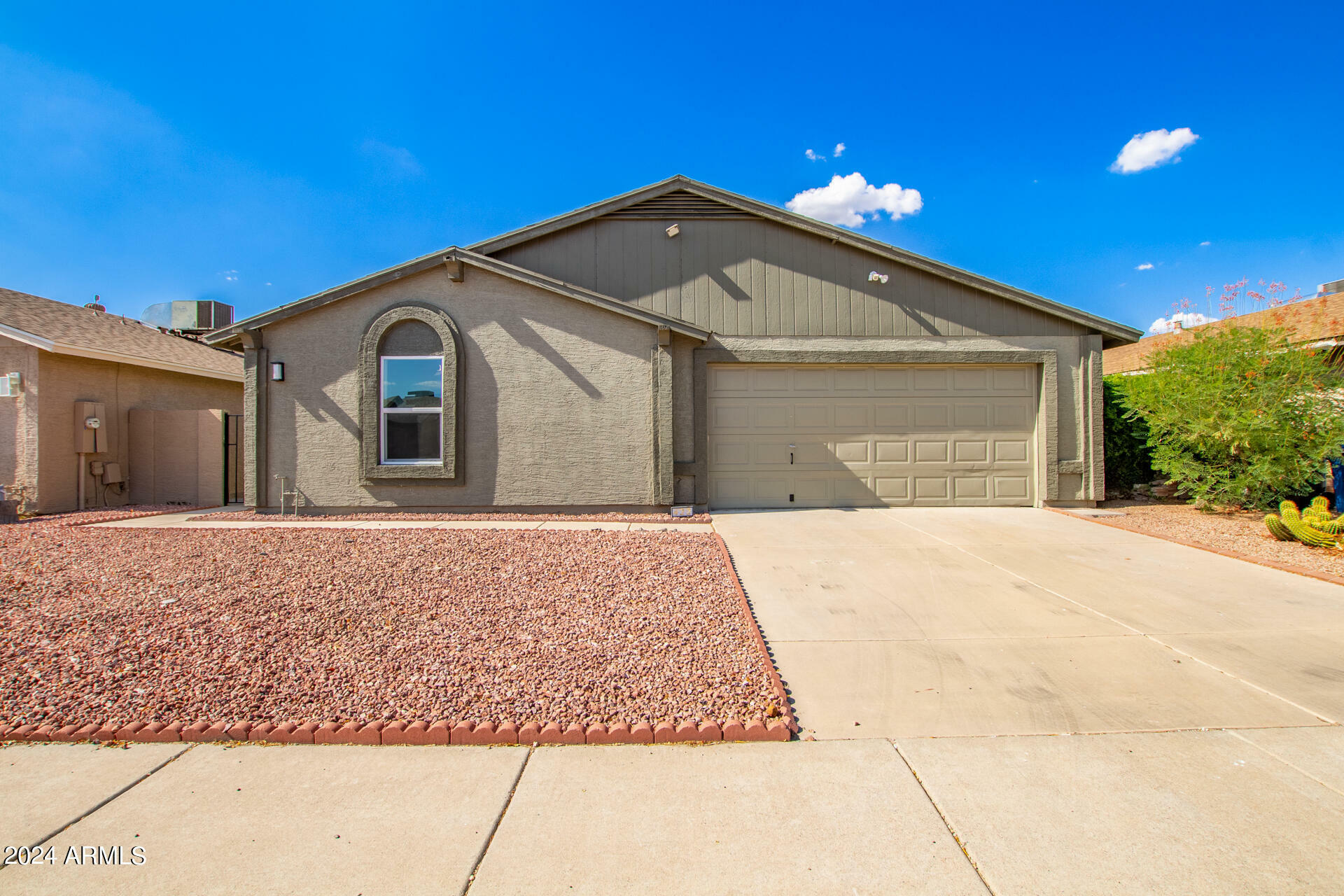 Property Photo:  422 E Behrend Drive  AZ 85024 