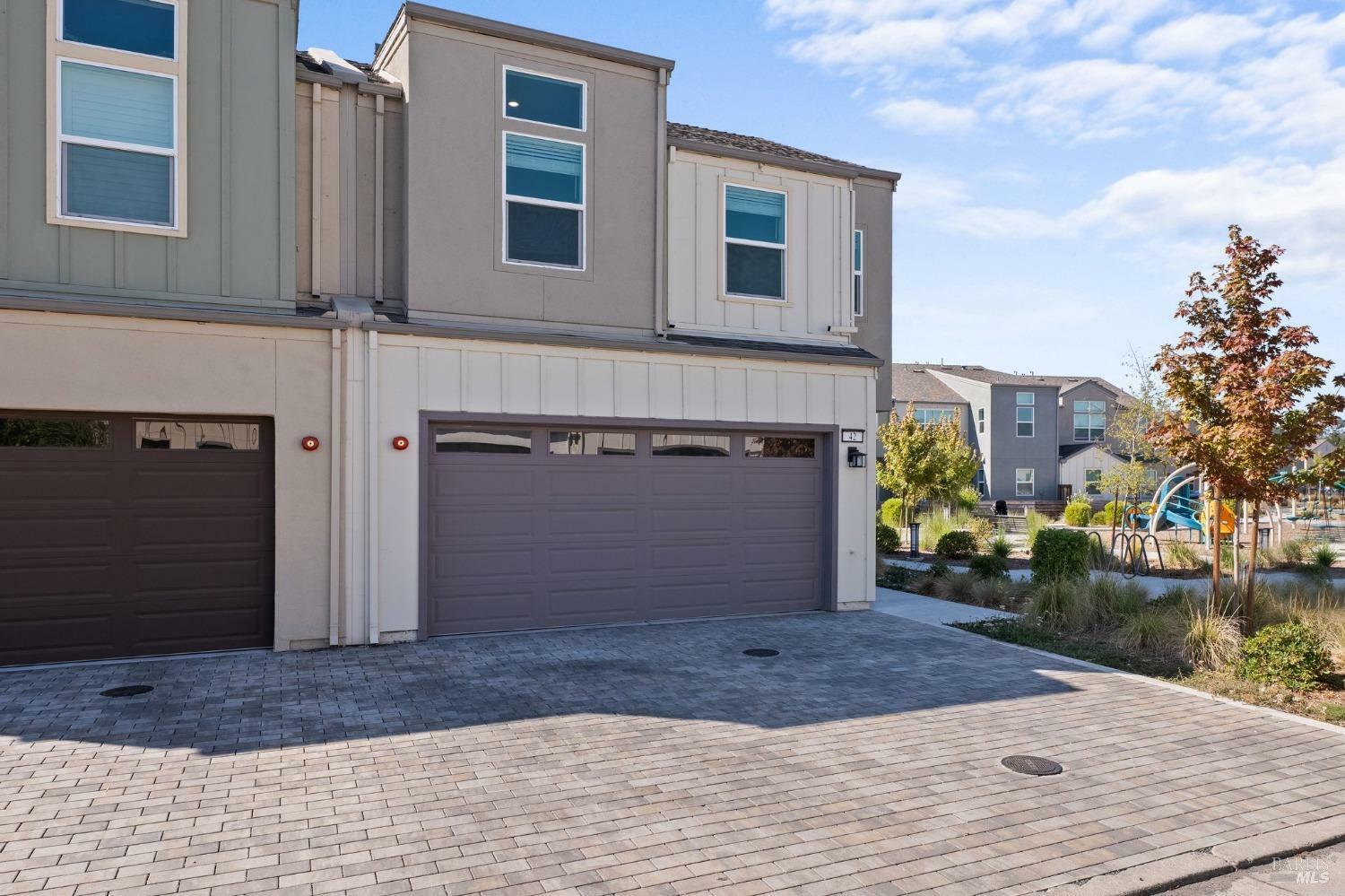 Property Photo:  42 Yarrow Way  CA 95407 