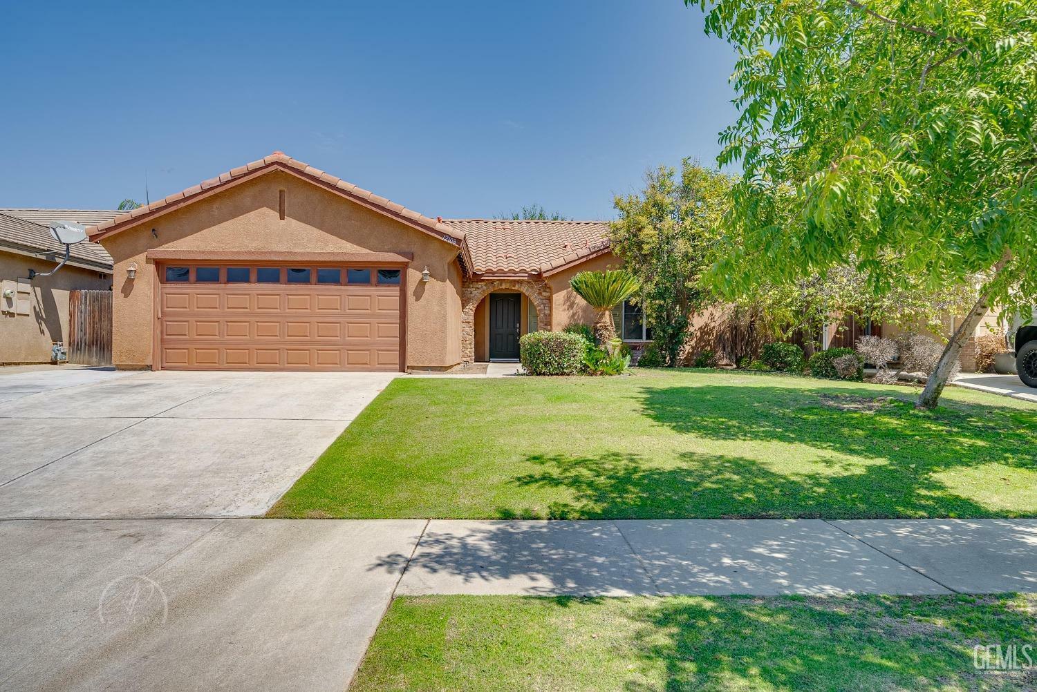 Property Photo: 12108 Stonington Street CA 93312