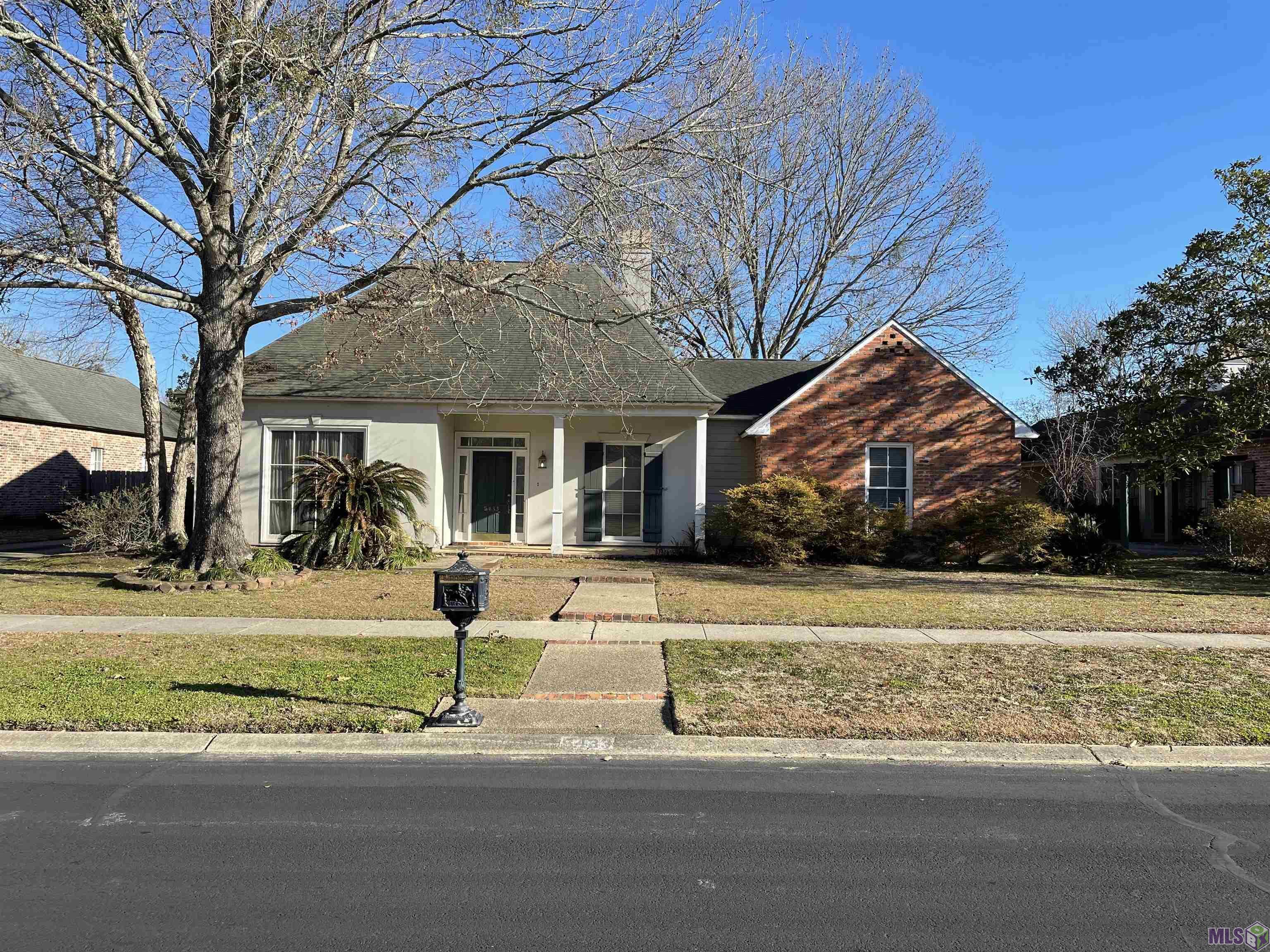 Property Photo: 5433 N Pointer Ct LA 70808
