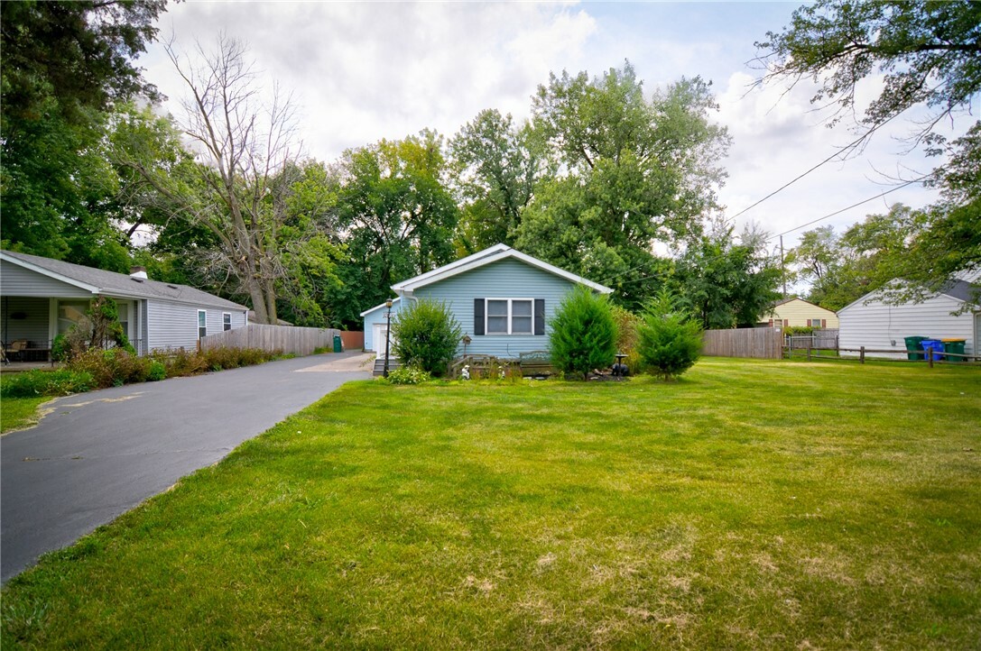 Property Photo:  2405 E Geddes Avenue  IL 62526 