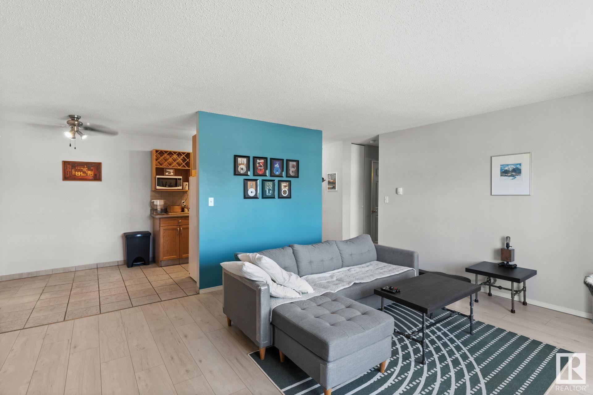 Property Photo: 2545 116 Street NW AB T6J 3Z7