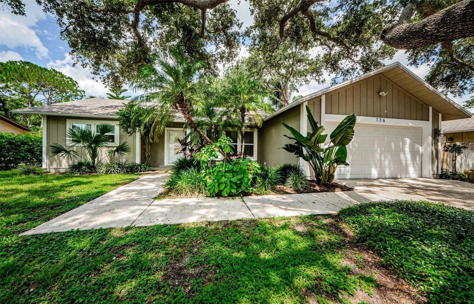 Property Photo:  736 Glengary Lane  FL 34683 