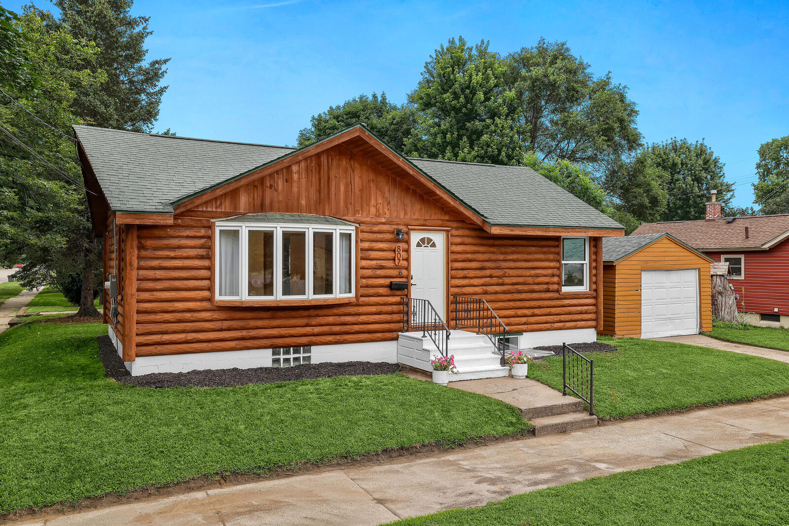 Property Photo:  807 North St  WI 54603 