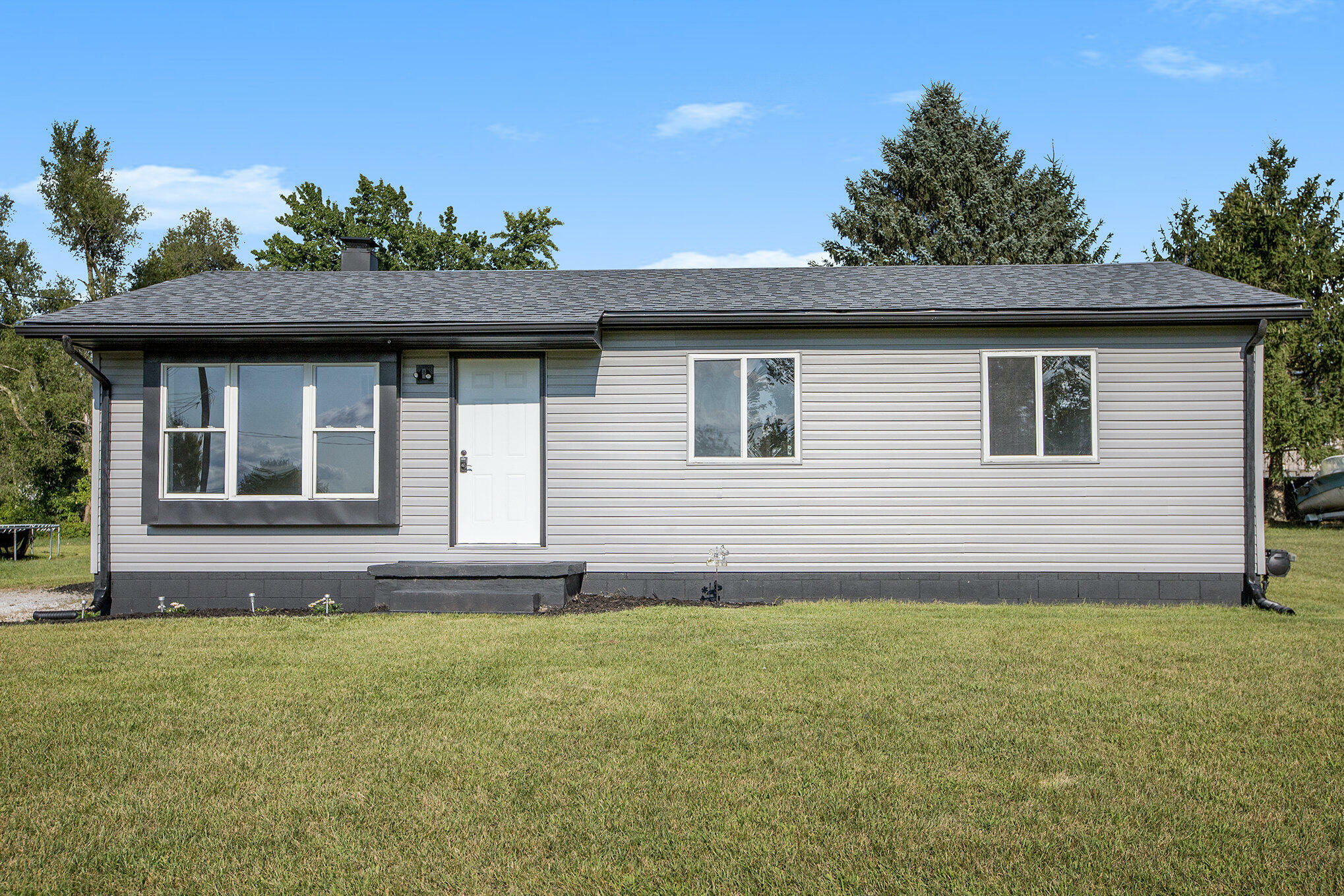 Property Photo:  129 W Princess Drive  MI 49230 