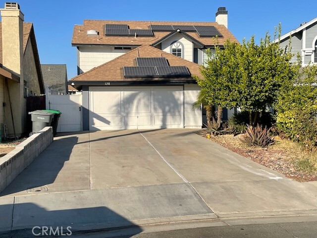 Property Photo:  128 Pinetree Drive  CA 92571 