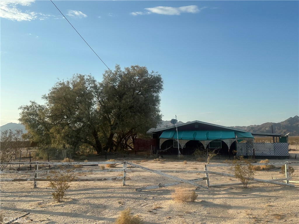 Property Photo:  88020 Amboy Rd  CA 92277 