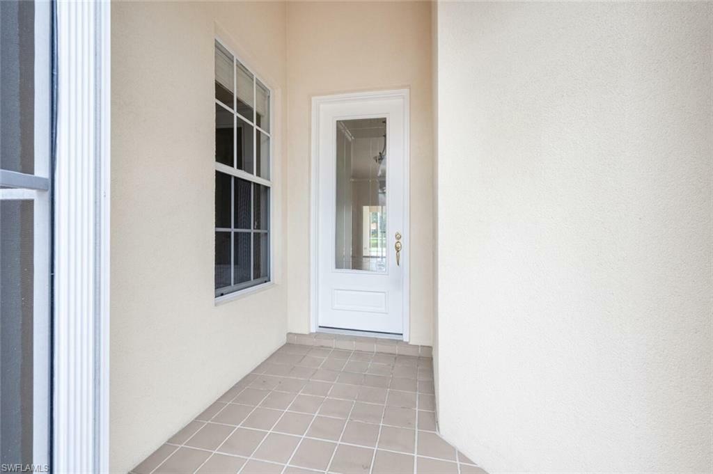 Property Photo:  5211 Hawkesbury Way  FL 34119 