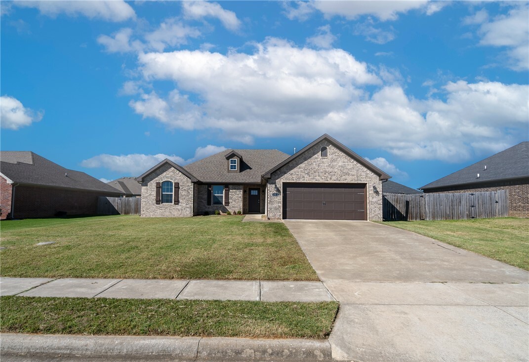 Property Photo:  421 Sundowner Ranch Avenue  AR 72753 