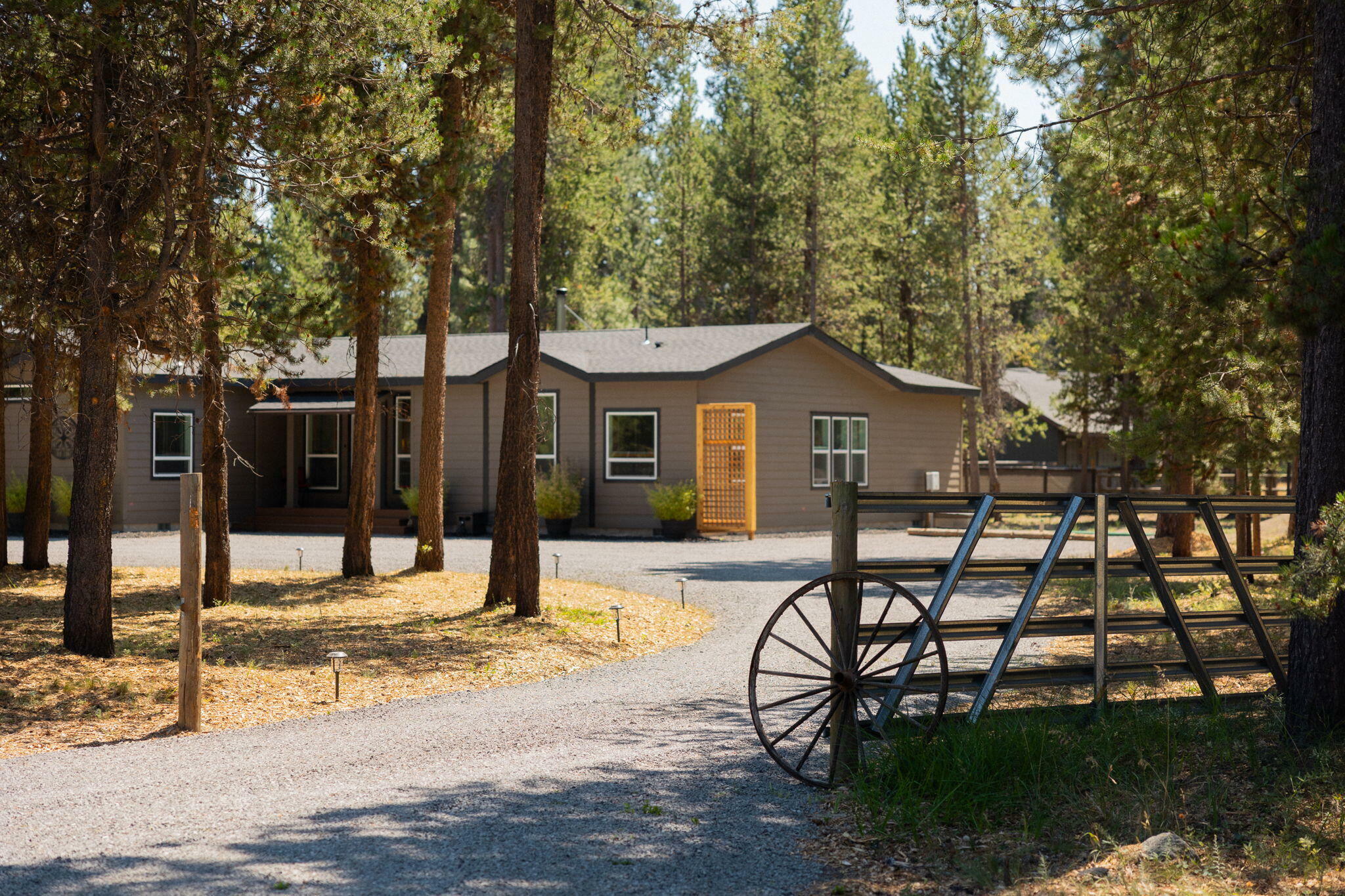 Property Photo:  17069 Norwalk Road  OR 97707 