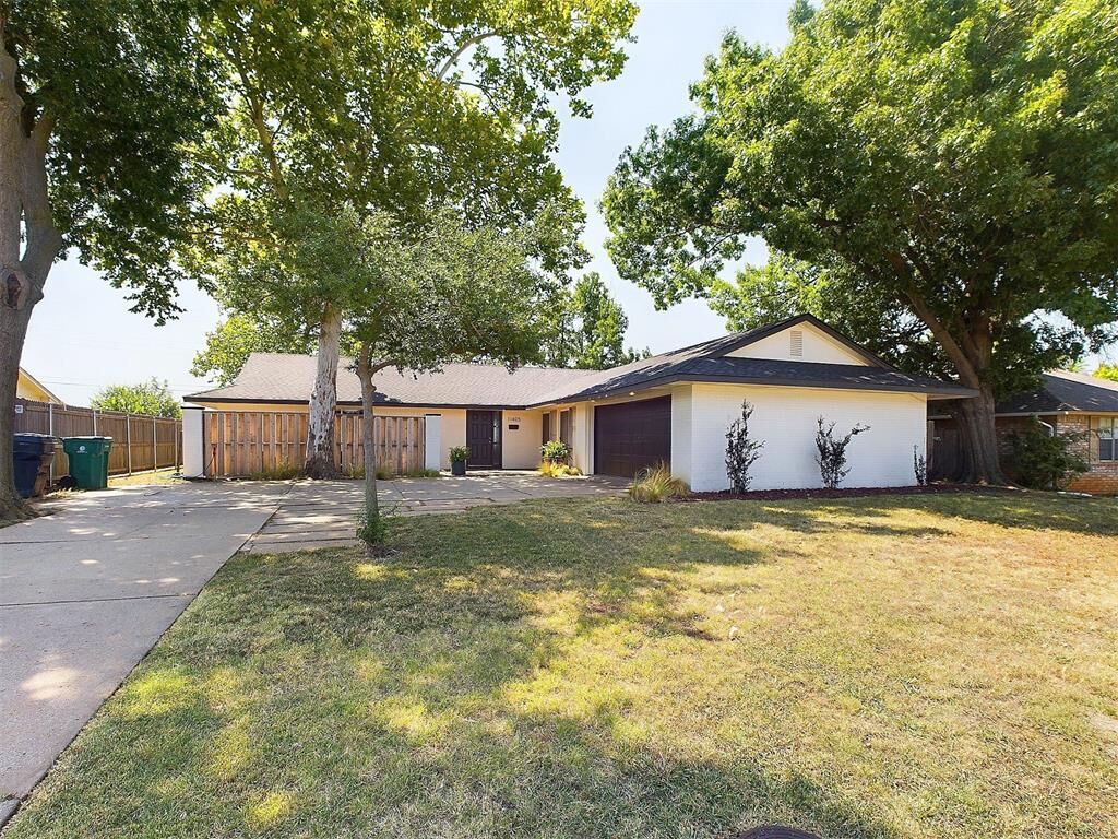 Property Photo:  11405 Greystone Avenue  OK 73120 