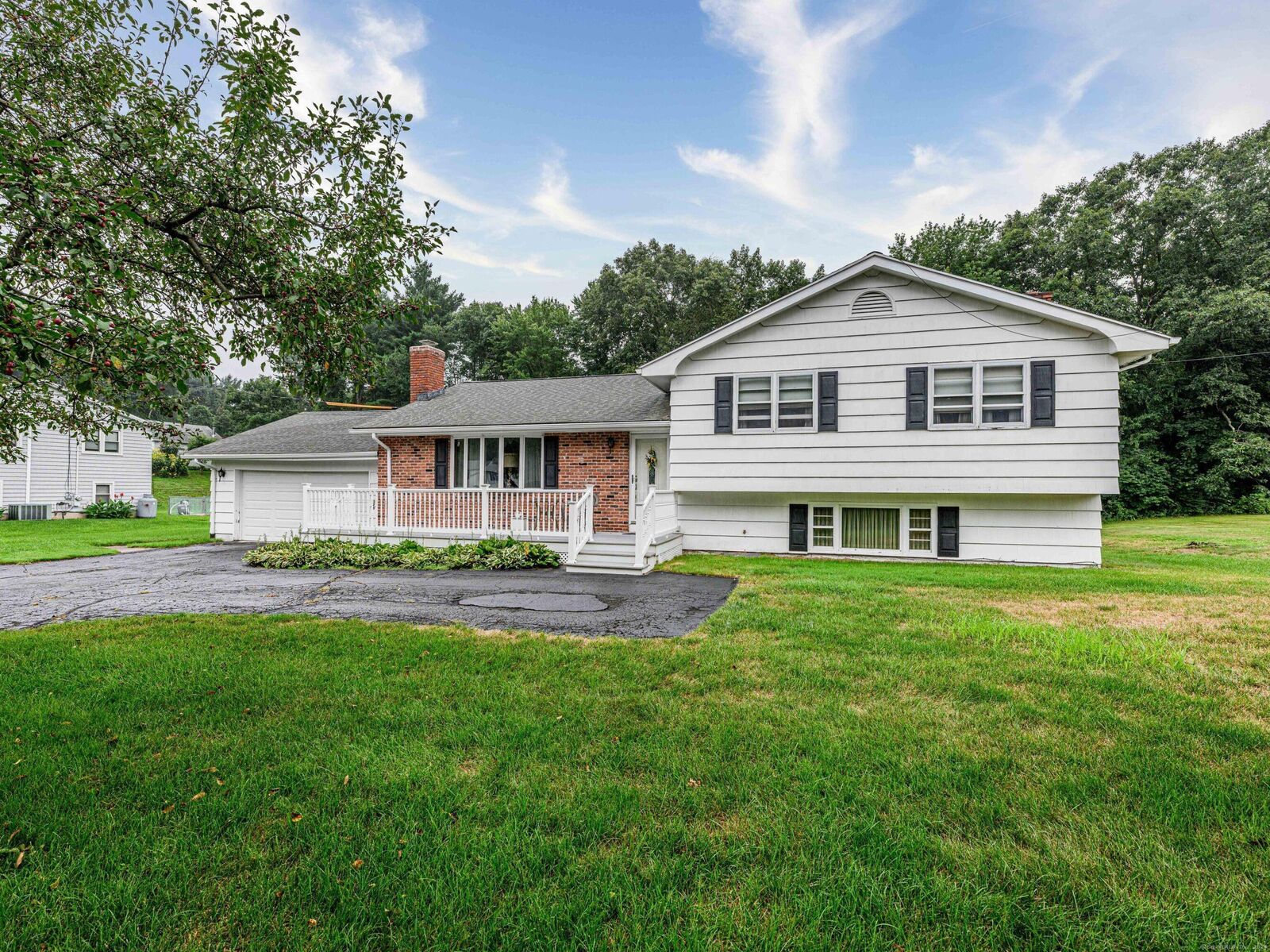 Property Photo:  95 Chapel Hill Road  CT 06473 