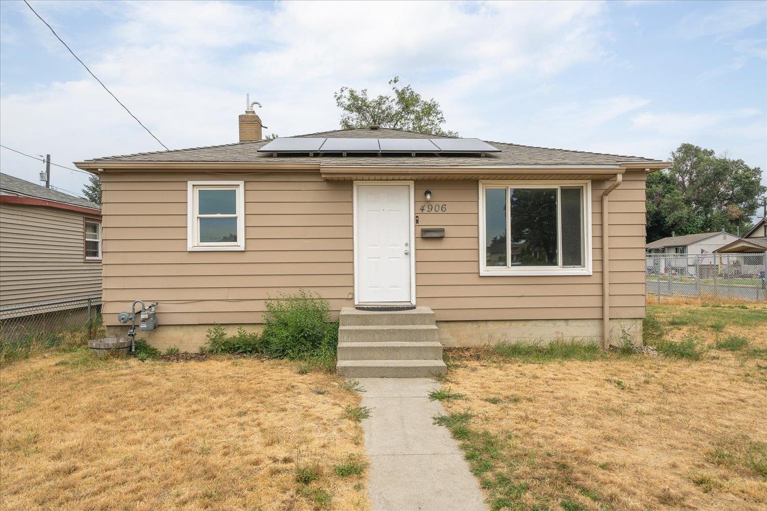 Property Photo:  4906 N Pittsburg St  WA 99207 