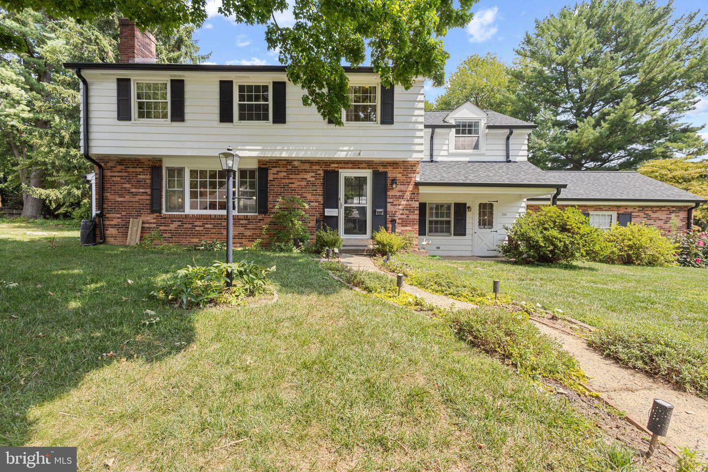 Property Photo: 135 Snyder Lane PA 19064