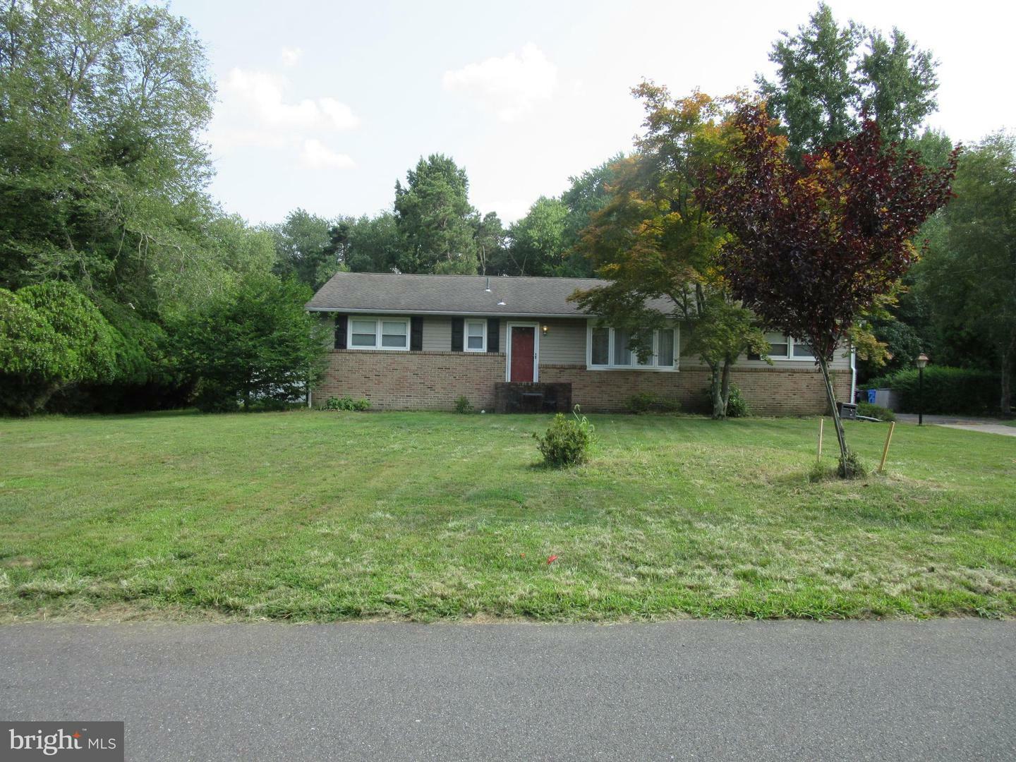 Property Photo: 12 Pin Oak Trail NJ 08055