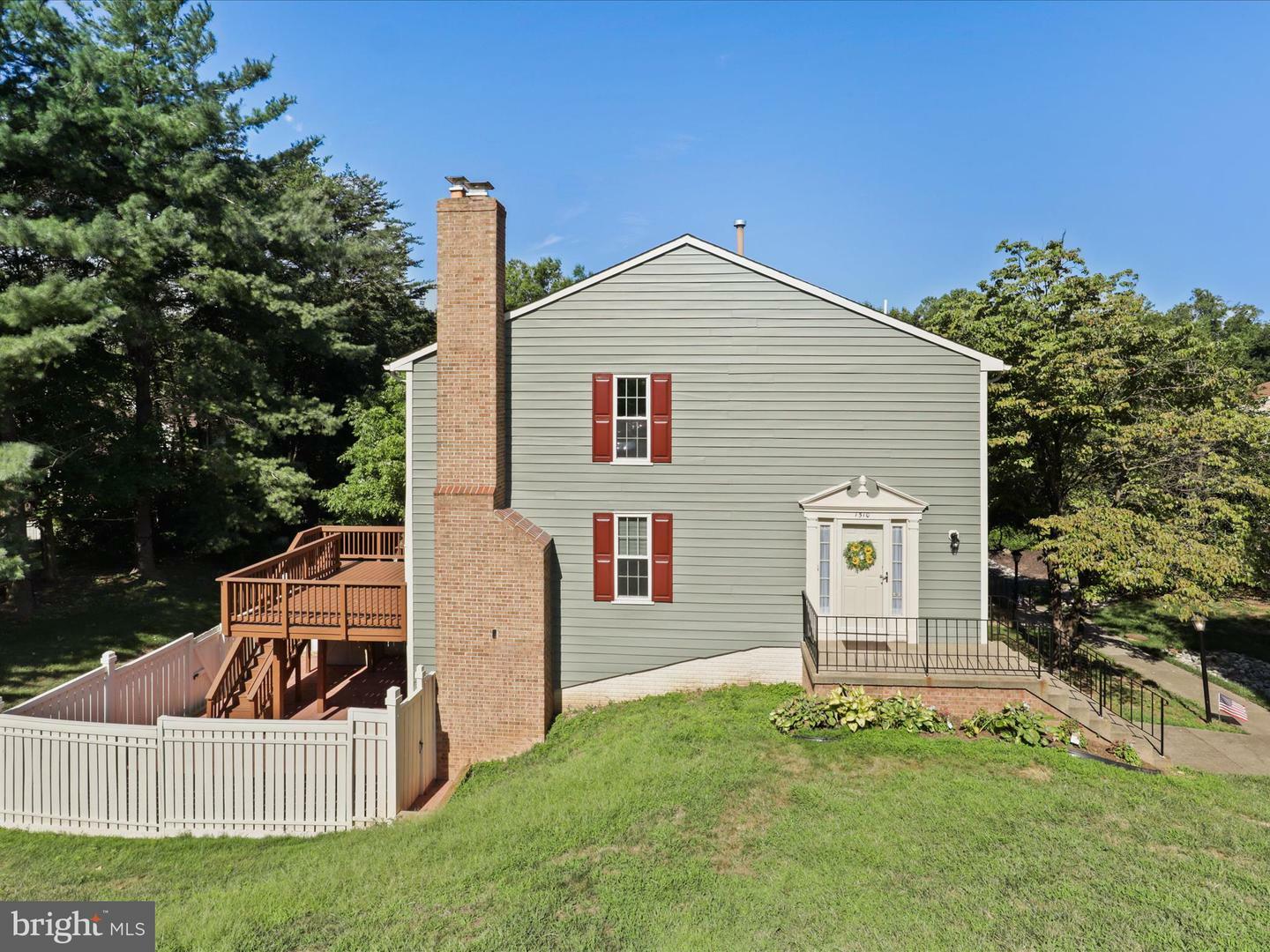 Property Photo:  1510 Autumn Ridge Circle  VA 20194 