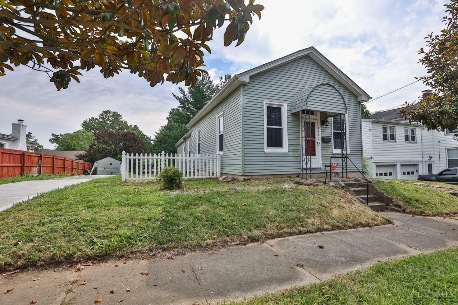 6762 Parkland Avenue  Cincinnati OH 45233 photo