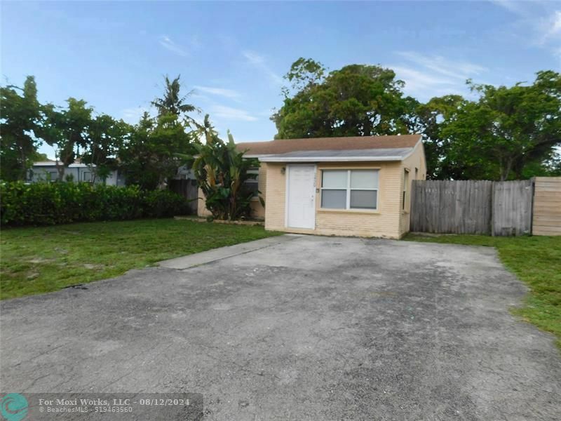 Property Photo:  1429 NW 5th Ave  FL 33311 