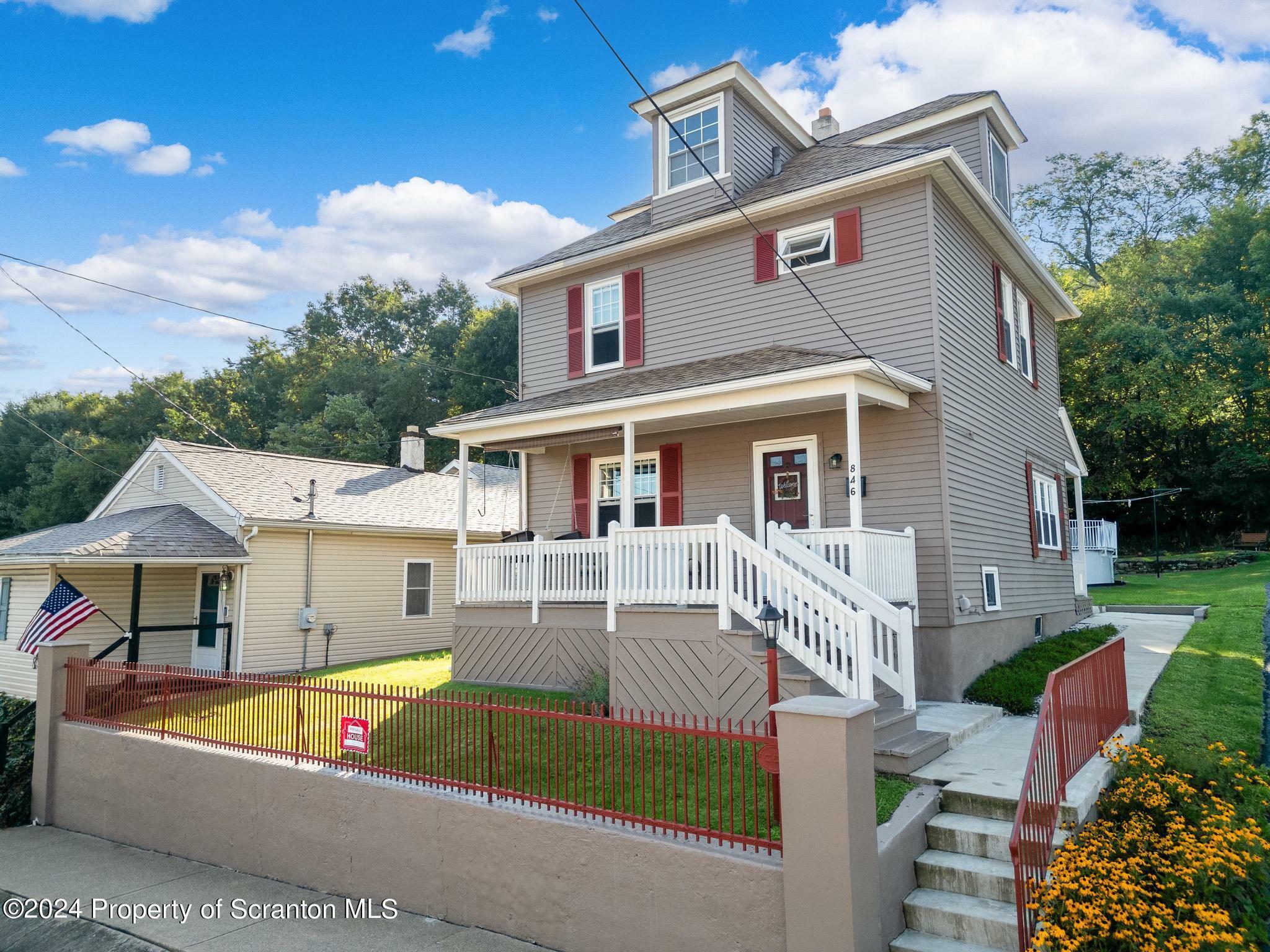 Property Photo:  846 Matthew Avenue  PA 18510 