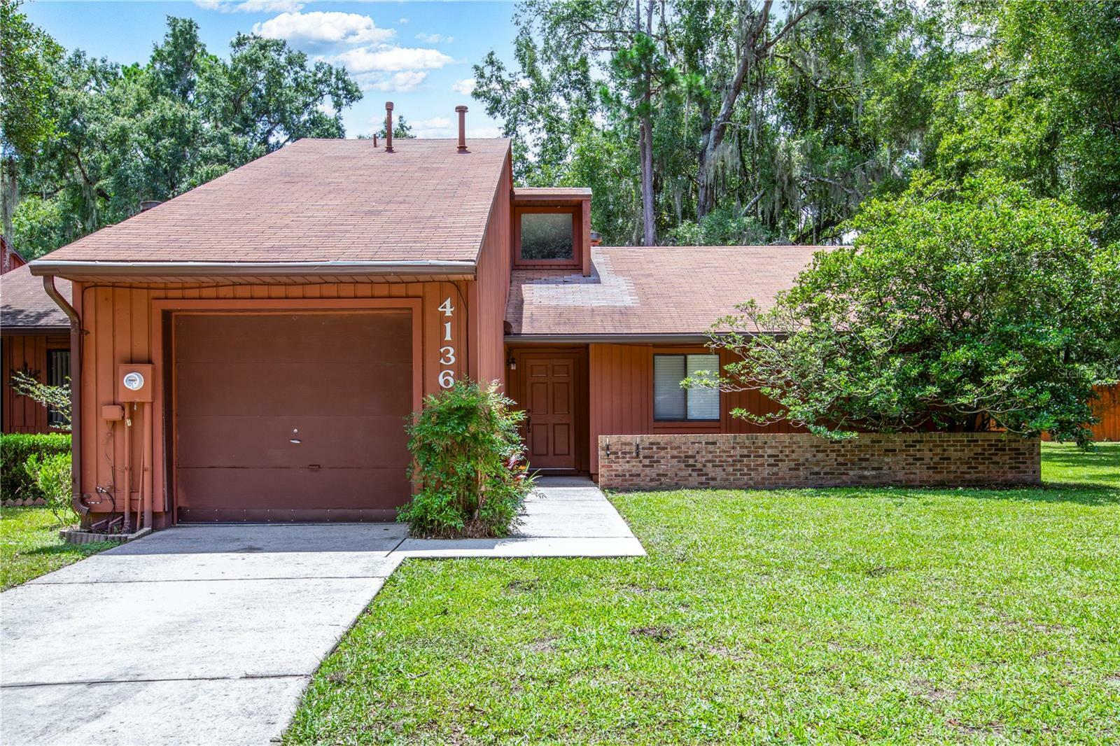 Property Photo:  4136 NW 18th Drive  FL 32605 