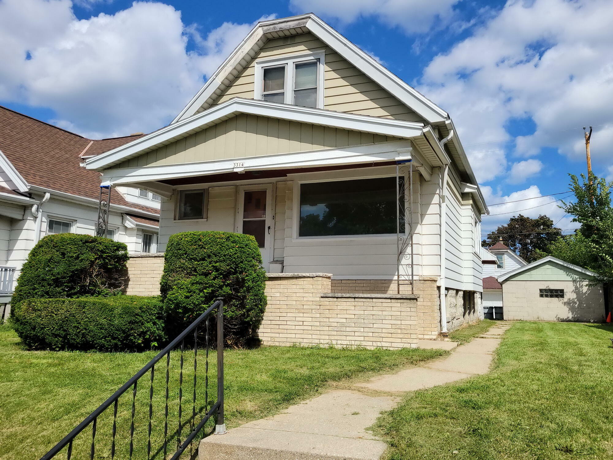 Property Photo:  3314 S 16th St  WI 53215 