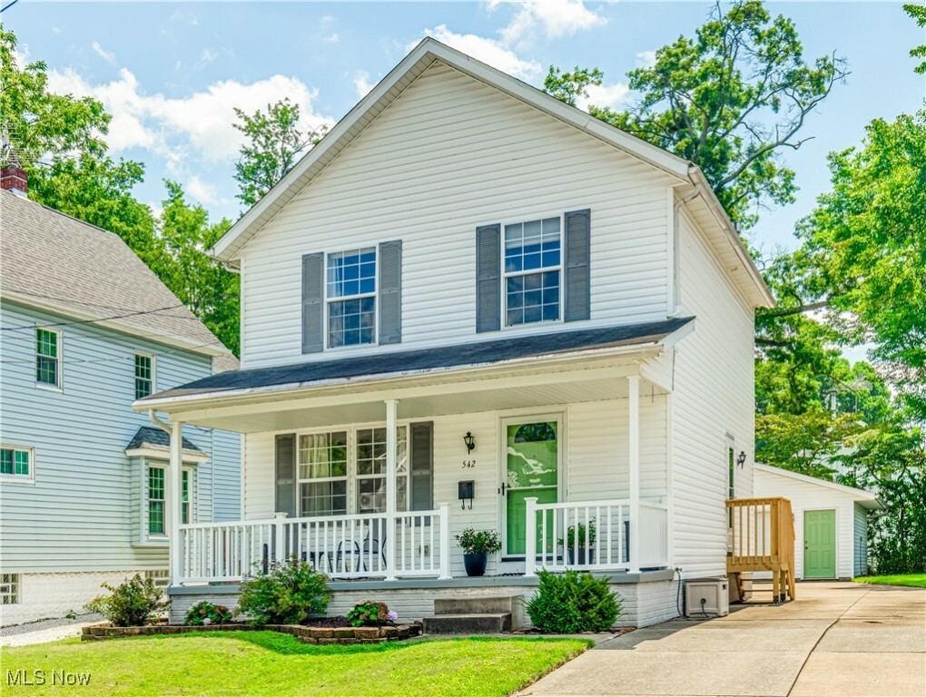 Property Photo: 542 Grove Avenue OH 44221