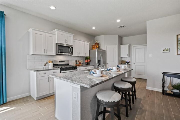 Property Photo:  1413 Wellford Road  TX 76108 