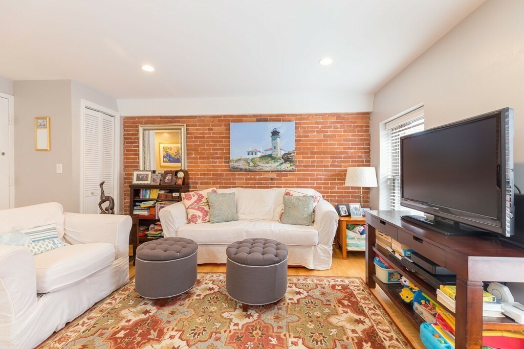 Property Photo:  117 Fulton Street 3  MA 02109 