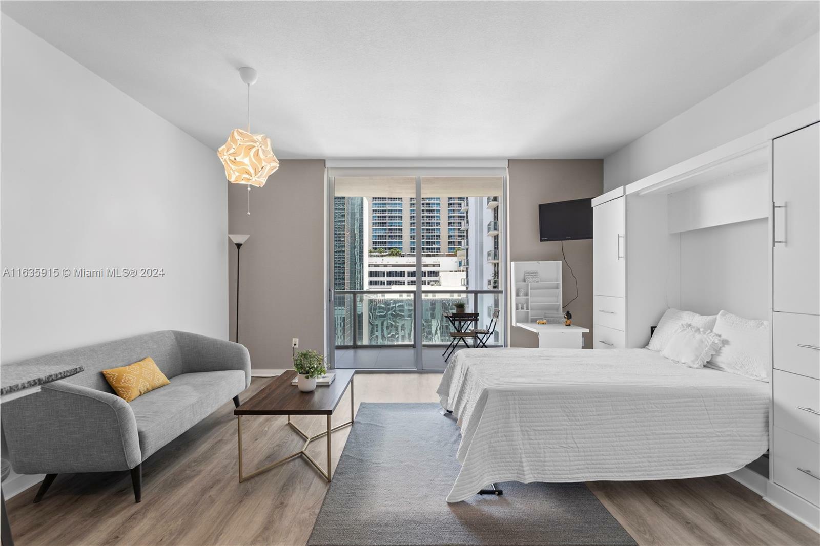 Property Photo:  1050 Brickell Ave 1506  FL 33131 