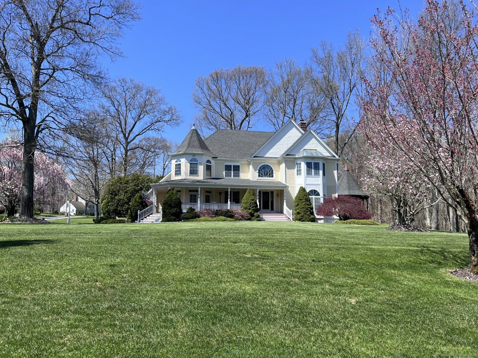 Property Photo:  10 Alexander Drive  CT 06333 