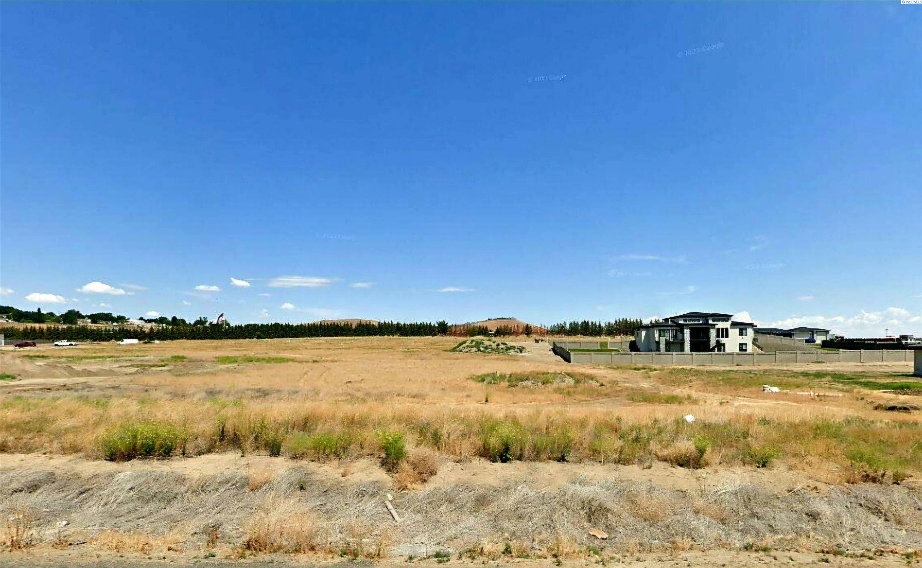 Property Photo:  104118 E Addison Ave Lot30  WA 99338 