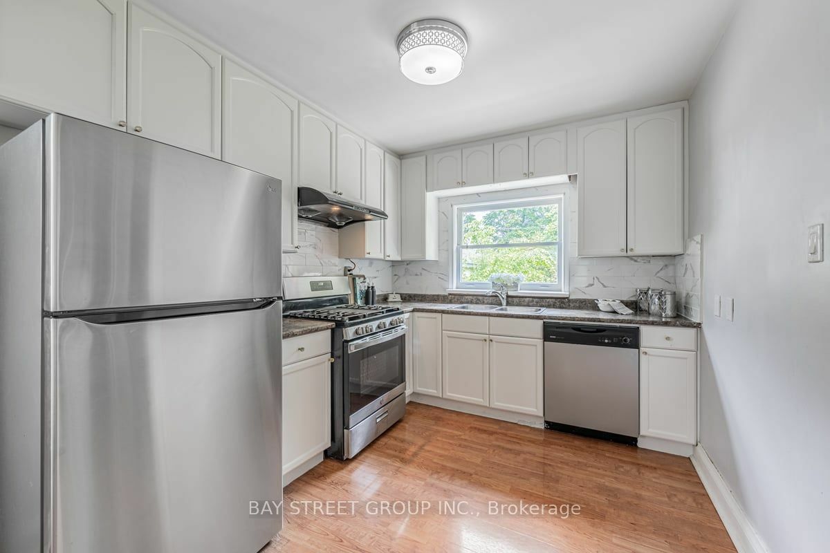 Property Photo:  174 Avondale Ave  ON M2N 2V5 