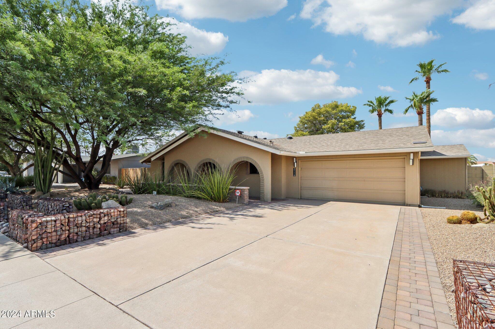 Property Photo:  3116 E Sierra Street  AZ 85028 