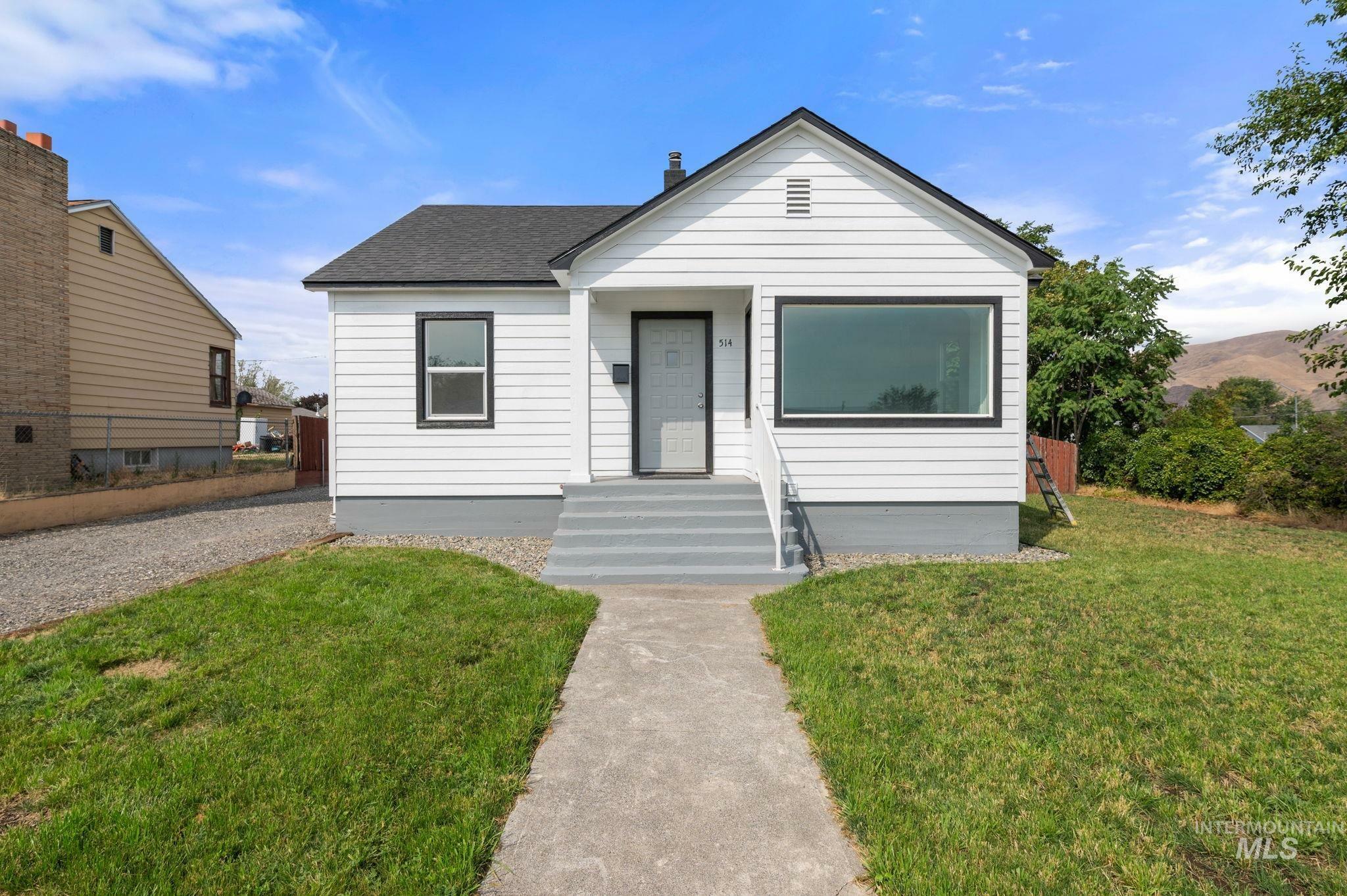 Property Photo: 514 8th Street WA 99403
