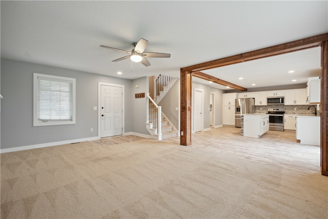 Property Photo:  826 Edgewater Drive  IA 50226 