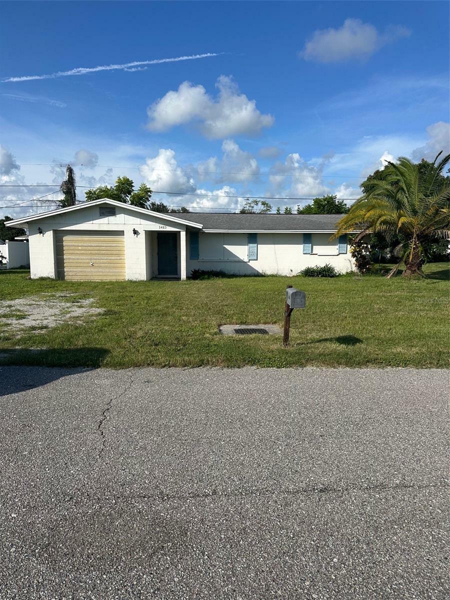 Property Photo: 3485 Roslyn Road FL 34293