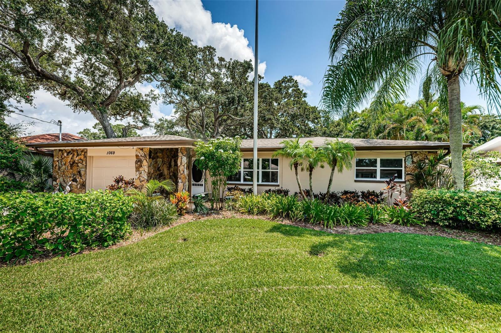 Property Photo:  1069 Idlewild Drive N  FL 34698 