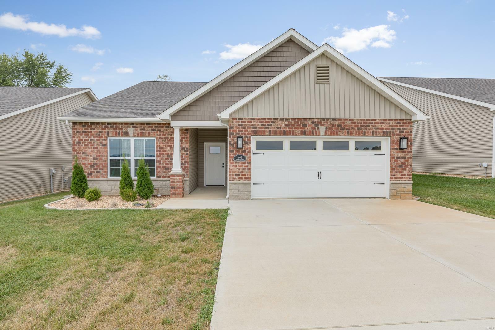 Property Photo:  609 Dogwood Lane  MO 63640 