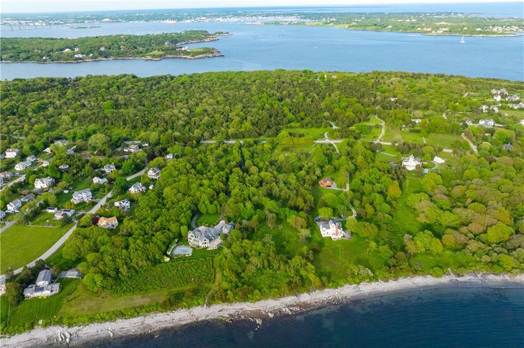 Property Photo:  424 Beavertail Road  RI 02835 