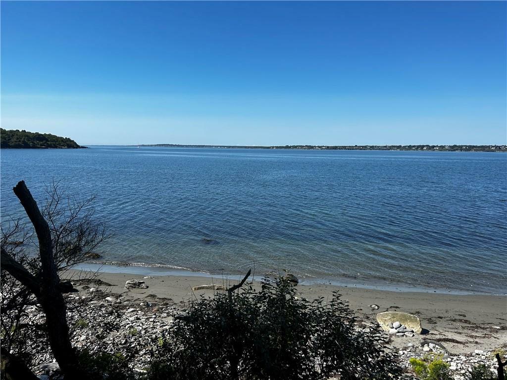 Property Photo:  424 Beavertail Road  RI 02835 