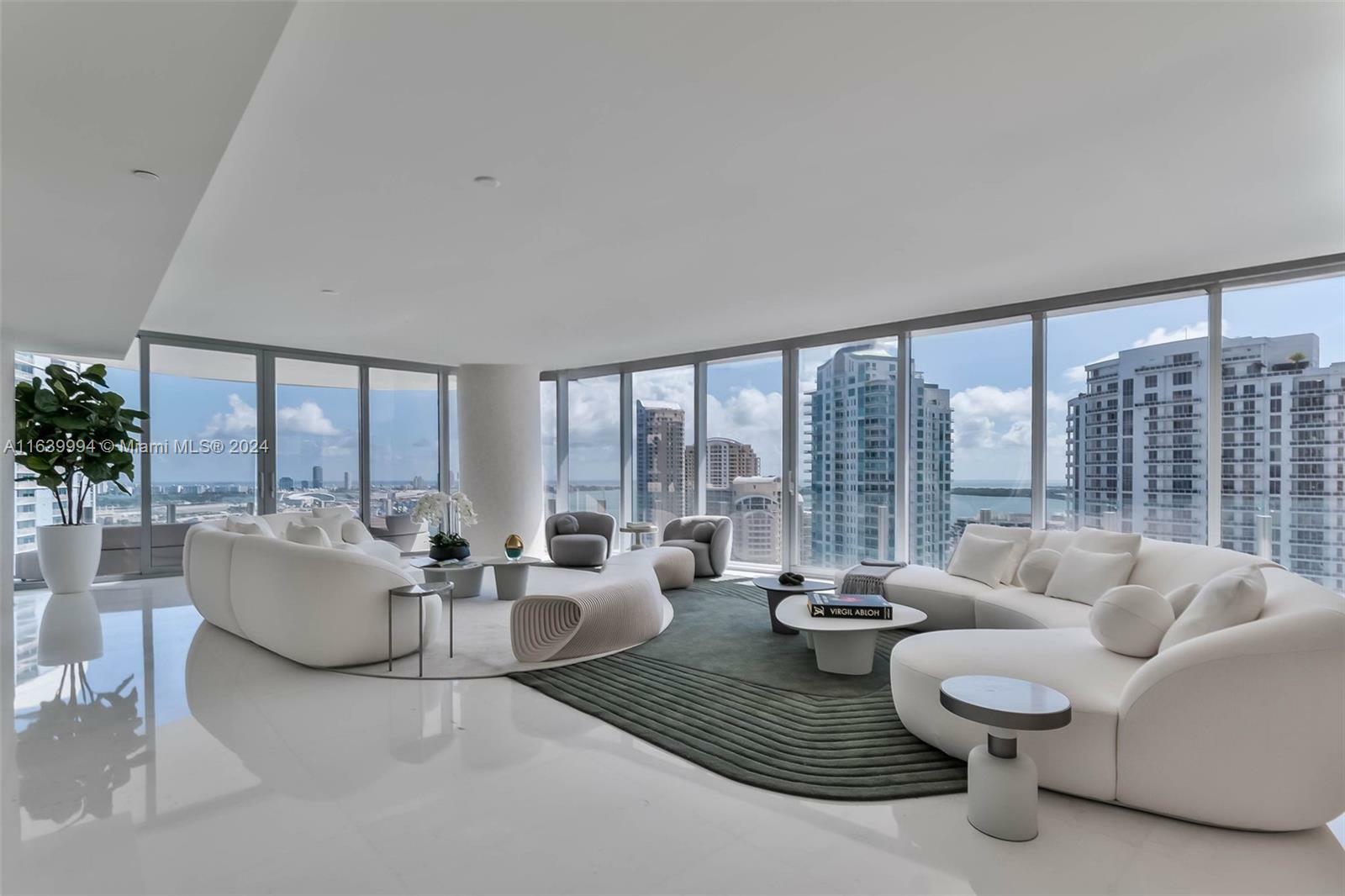 Property Photo:  300 Biscayne Blvd Way 2901  FL 33131 