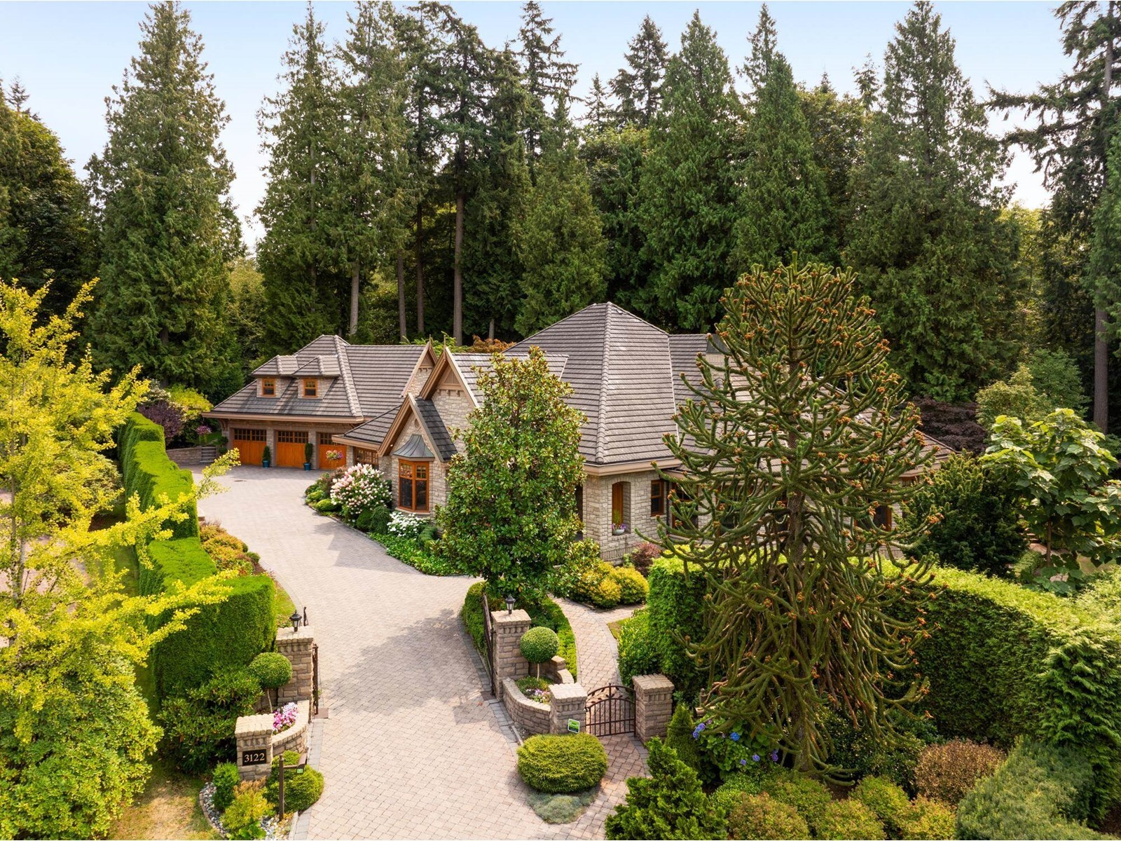 Property Photo: 3122 136 BC V4P 3C8