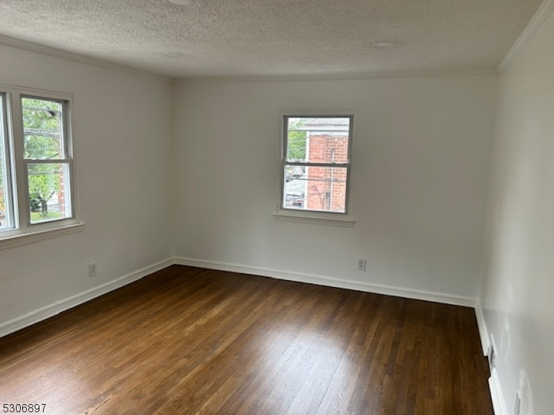 Property Photo:  178 Tuxedo Pkwy 2  NJ 07106 