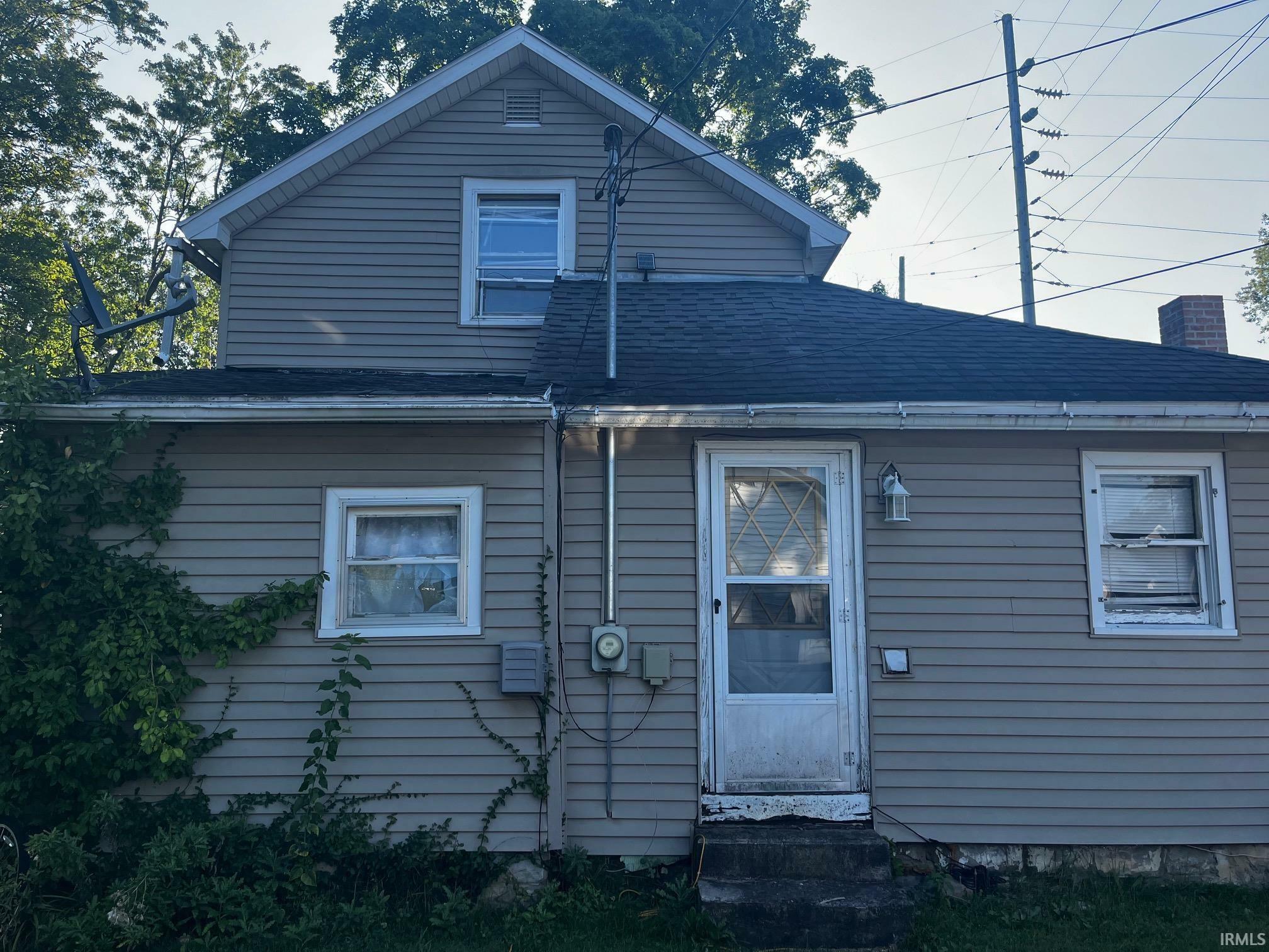 Property Photo:  406 S Elm Street  IN 46550-2614 