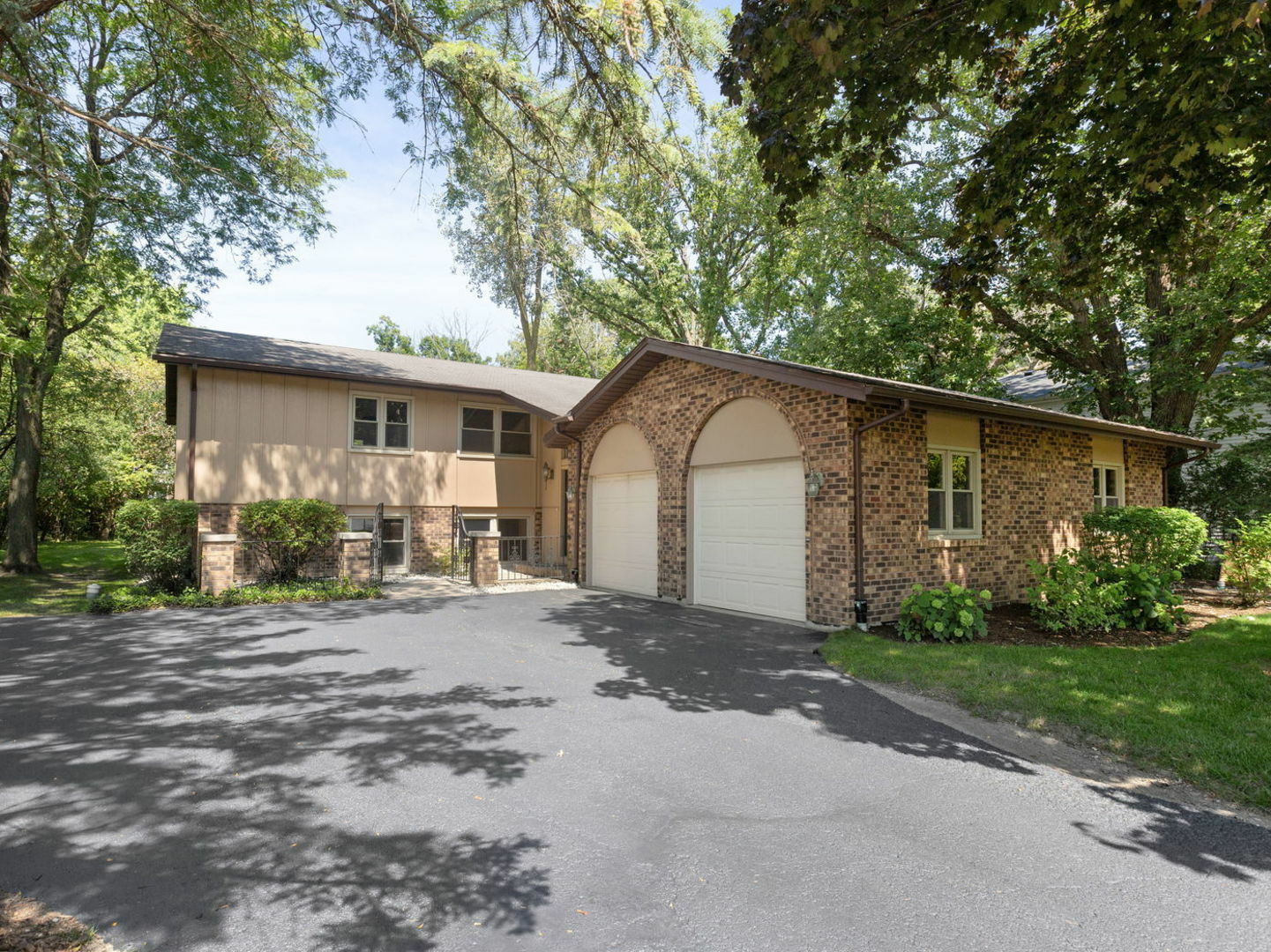 8 E Louis Avenue  Lake Forest IL 60045 photo